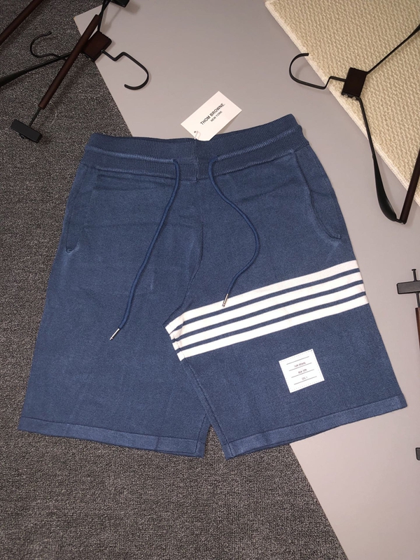 ブランドハーフパンツ正面デザイン